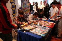 Niitsuma-san signing autographs